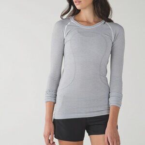 Lululemon Run: Swiftly Tech Long Sleeve Crew Tempo Stripe White Black Size 8